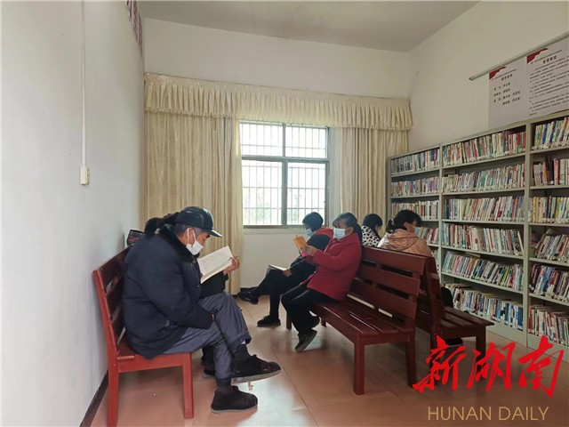 “小平台”成就乡村共建共治“大舞台”