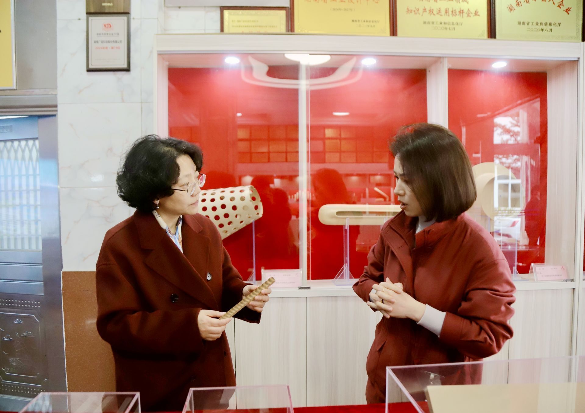 严华、程蓓等市领导分赴各地民营企业开展“新春第一访”