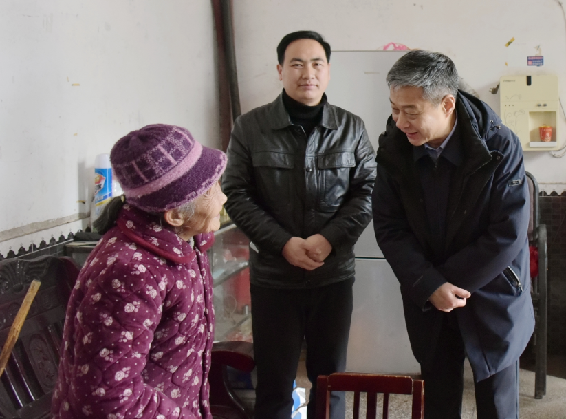 严华在隆回县走访慰问并检查安全生产工作