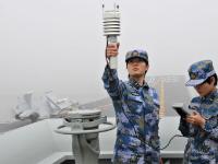 中国航母近百名女兵集体亮相 遍布各作战岗位