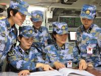 中国航母近百名女兵集体亮相 遍布各作战岗位