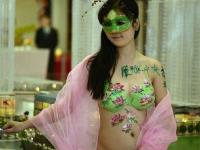 人体艺术彩绘惊艳武冈