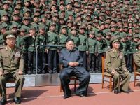 组图：金正恩视察万景台革命学院 学生激动流泪