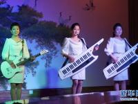 新华社记者拍平壤民众看3D电影唱KTV