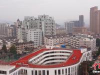  浙江天台一小学建成“空中操场”