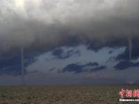 青海湖现“龙吸水”奇特景观
