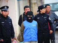 14岁少女杀人抛尸指认现场