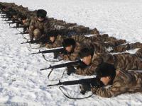 “90后”新兵爬冰卧雪 身披“冰铠甲”艰苦训练