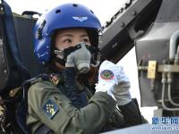 中国空军女飞行员“领舞”中国航展