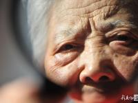  【图刊】视线外的父母