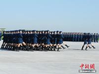空军办航空开放日：多支飞行表演队献视觉盛宴