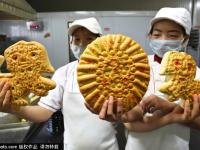 甘肃张掖传承千年“土月饼” 造型各异迎中秋