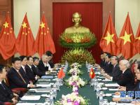 习近平出席越方欢迎仪式 与阮富仲会谈