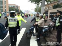 上海男子闯马拉松赛道 称接老婆晚了会危险