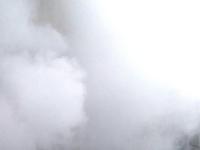 郑州热力管道爆裂 轿车被“蒸包子”