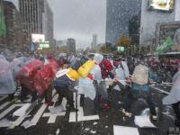 韩国7万人游行反对朴槿惠劳工政策