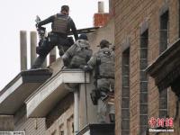 比利时警察采取突袭行动 搜捕巴黎恐袭案嫌犯