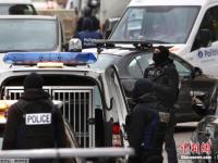 比利时警察采取突袭行动 搜捕巴黎恐袭案嫌犯