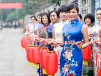 浙江20多名女干部穿旗袍走秀宣传古村旅游