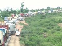 肯尼亚滑坡冲毁道路 堵车50公里持续60小时