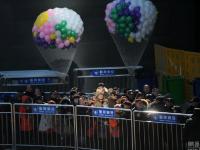 济南零下11度 市民户外排队3小时领免费牛奶
