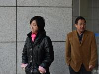 合肥少女毁容案二审开庭 被害人周岩现身
