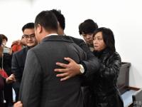 合肥少女毁容案二审开庭 被害人周岩现身