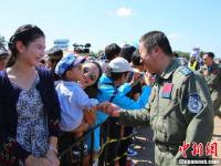 中国空军八一飞行表演队首次在泰国飞行表演