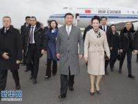 习近平抵达巴黎出席气候变化巴黎大会