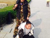 女贼被抓后当场吓哭吓尿