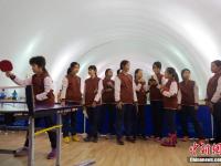北京一学校建充气膜体育馆抵抗雾霾