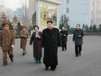 金正恩视察革命遗址 称拥有氢弹