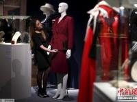 英国佳士得拍卖前首相撒切尔夫人服饰
