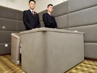 探访贪官监视居住点 软包墙面防轻生