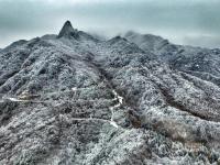 航拍秦岭冰雪世界 犹如水墨山水画