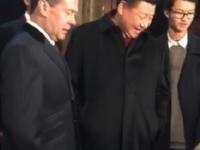 习近平与梅德韦杰夫夜游乌镇