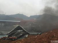 深圳一工业园山体滑坡 多栋建筑被吞没