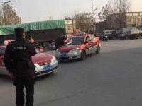 组图：男子劫持的姐 特警解救人质
