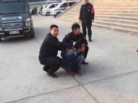 组图：男子劫持的姐 特警解救人质