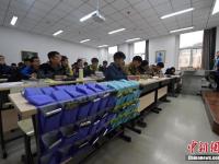 山西高校现“无手机课堂”治手机依赖症