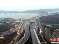 武汉东湖隧道通车 为中国最大城中湖隧道