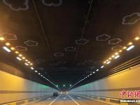 武汉东湖隧道通车 为中国最大城中湖隧道