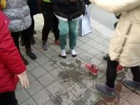 山东女大学生跳冰湖救野兔 被赞最美女院人