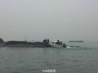游客登礁石拍鼓浪屿 拍完照发现路已消失