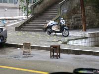重庆一小区没车库 业主搬杂物占车位