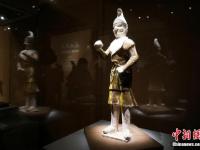 分离66年 唐三彩跨越海峡聚首河南