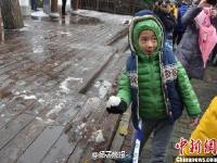 广西为保护“41年来首次降雪”拉警戒线赏雪