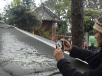 广西为保护“41年来首次降雪”拉警戒线赏雪