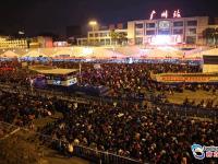 航拍广州火车站春运旅客滞留 最多10万人聚集
