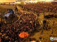 航拍广州火车站春运旅客滞留 最多10万人聚集